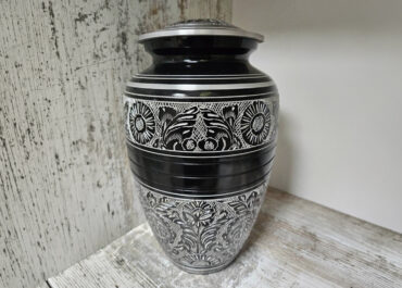 Urna z prochami w domu – czy to legalne i co mówi polskie prawo